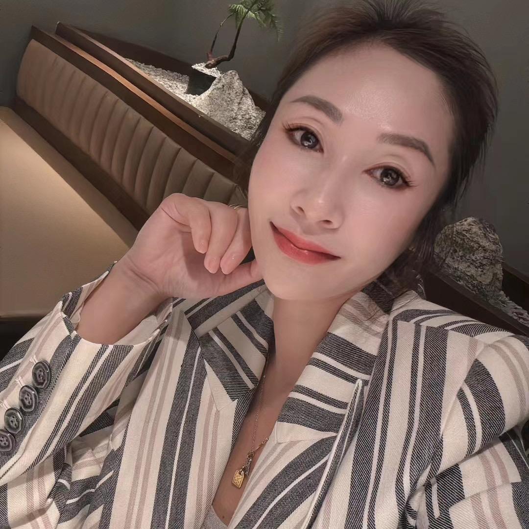 天津武清够爱名品女装雪峥