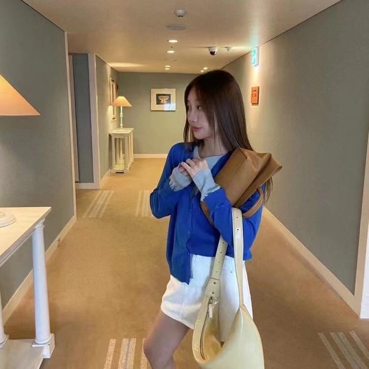 L.Y.