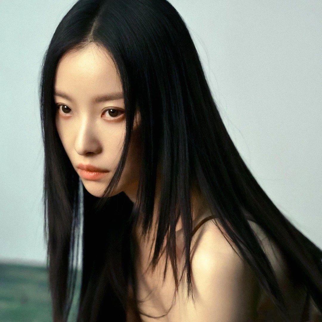 Yvonne−