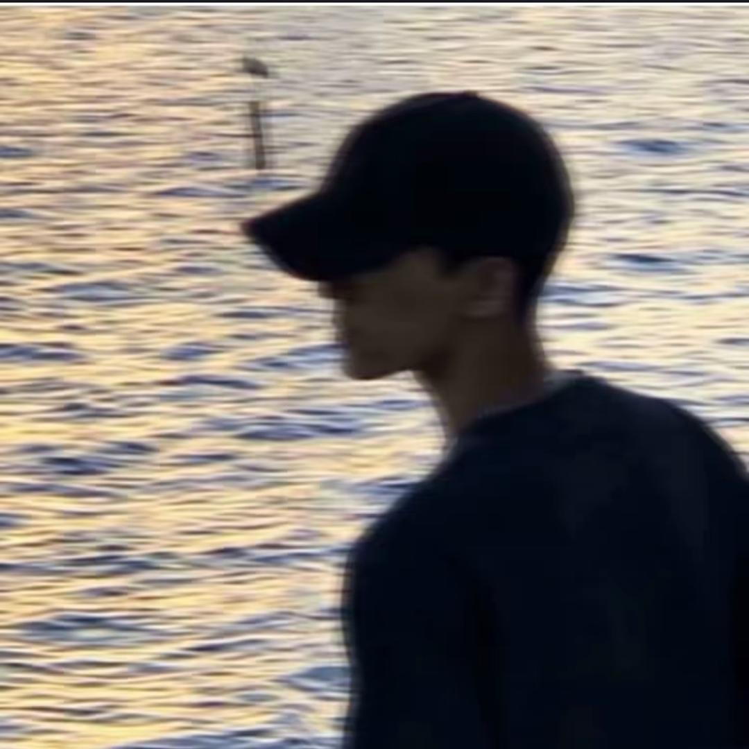 榮.
