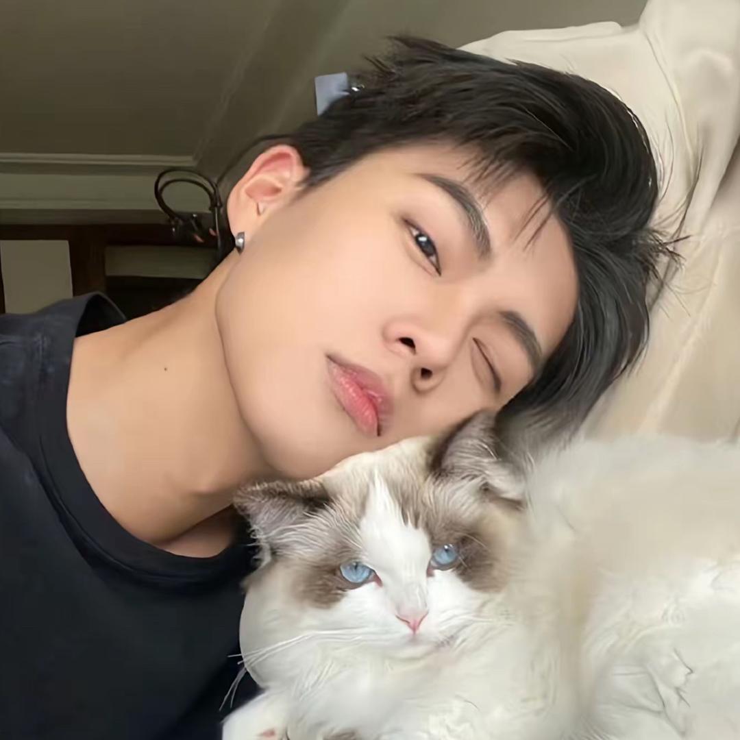 DY-白袜男孩🌈