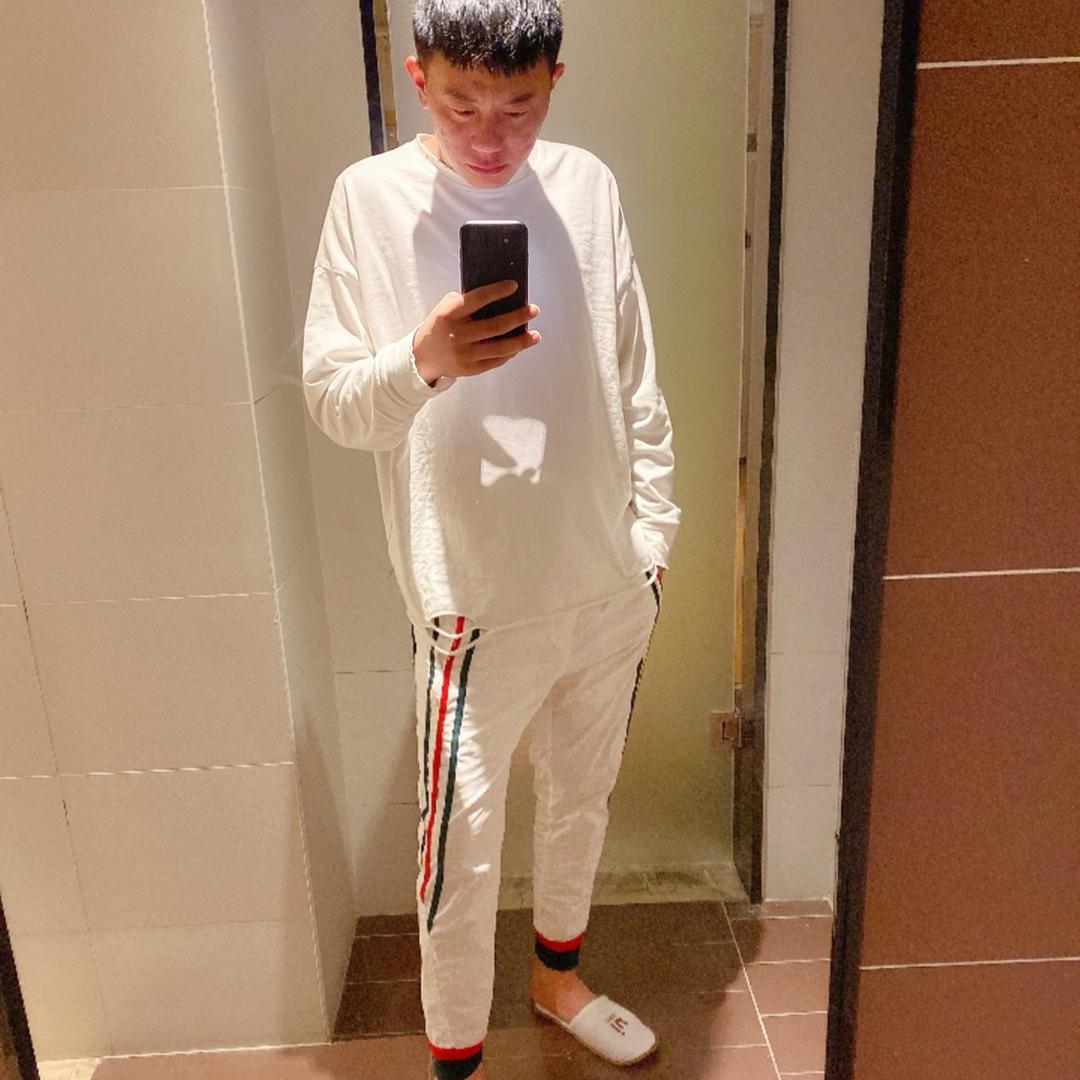 成某人😘