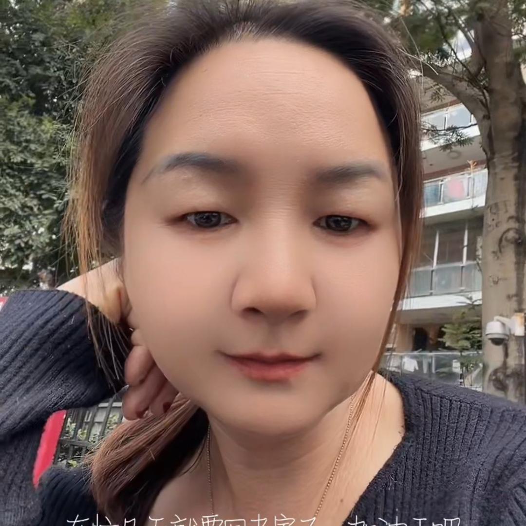 李霞