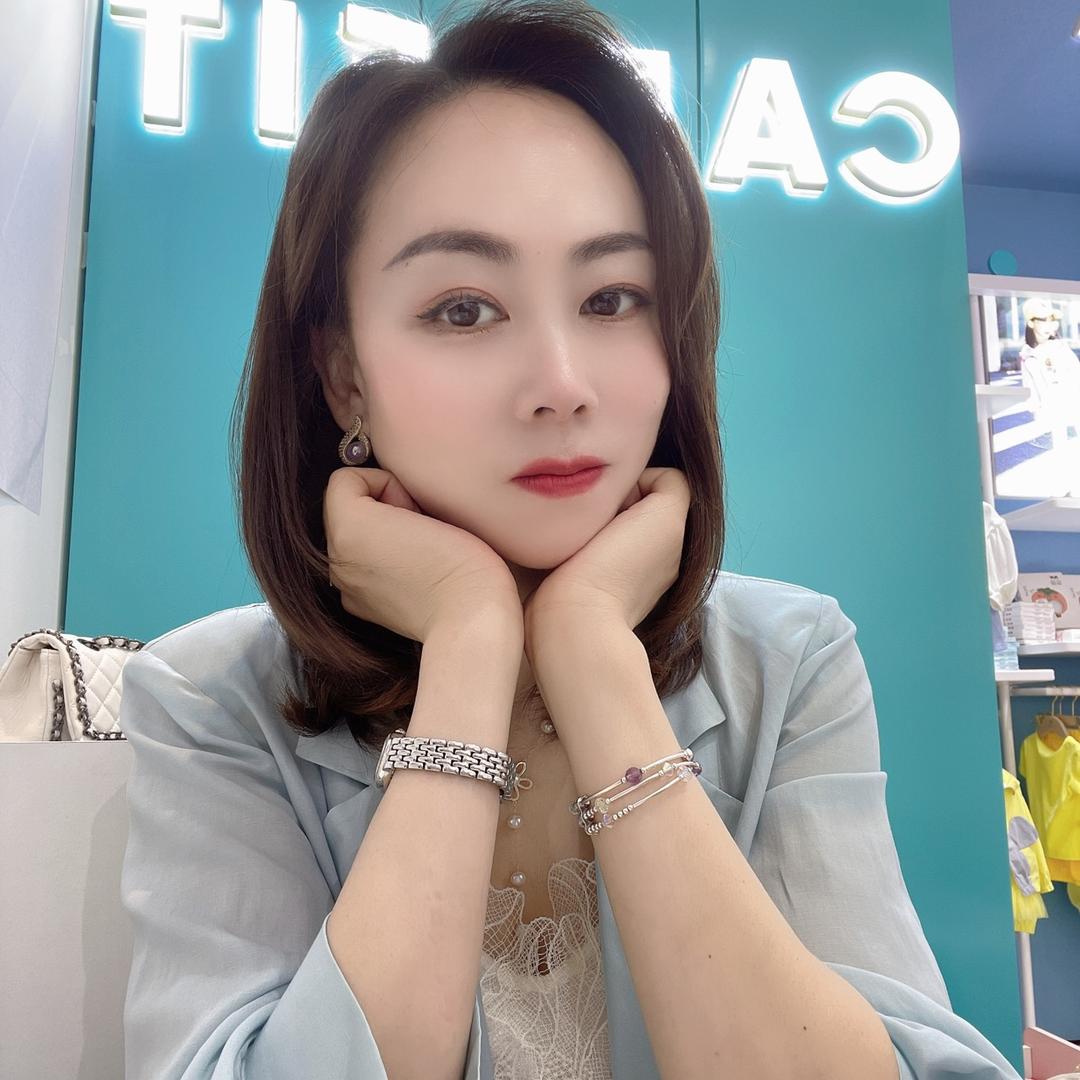 艾米艾门童装鲁甸店