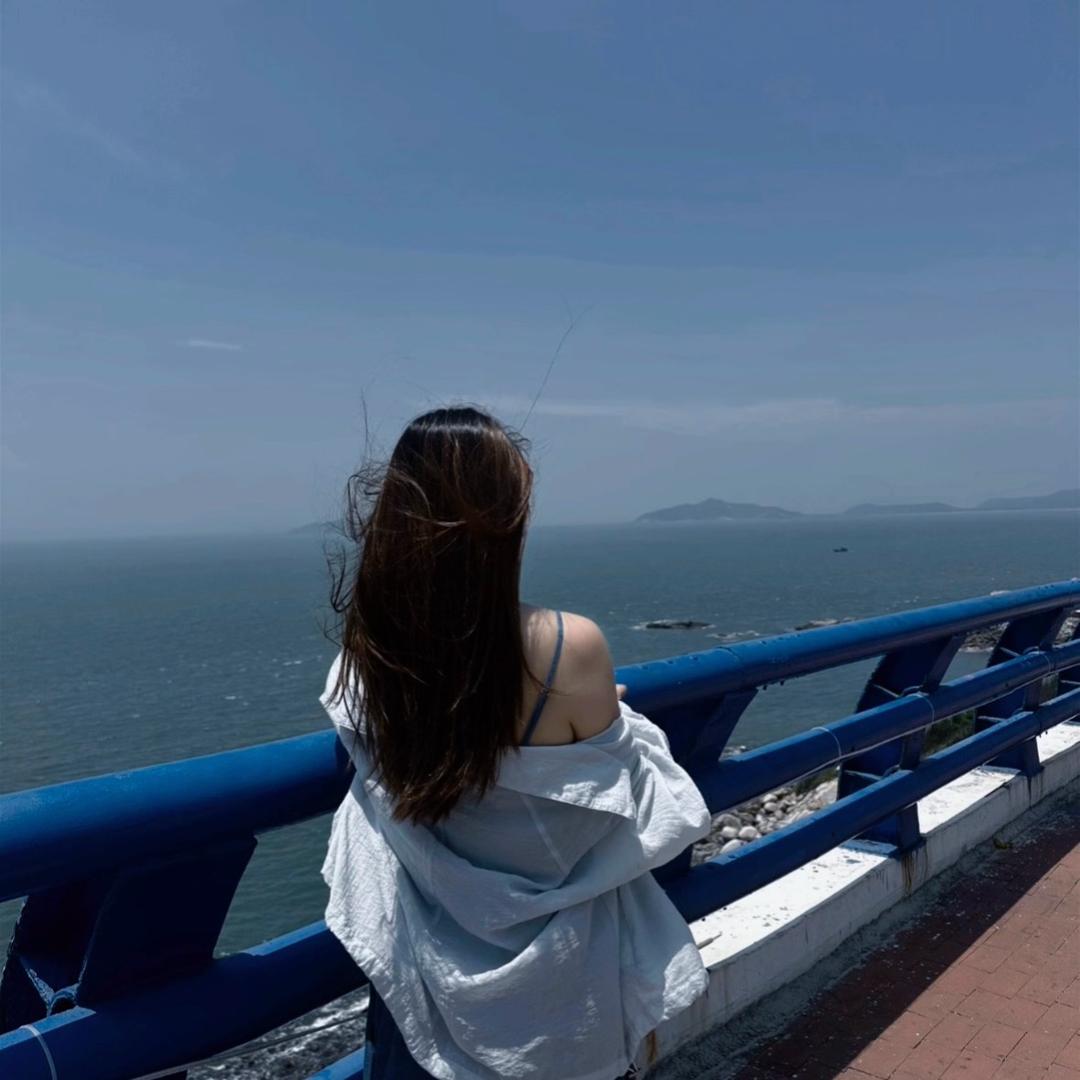 小 玲