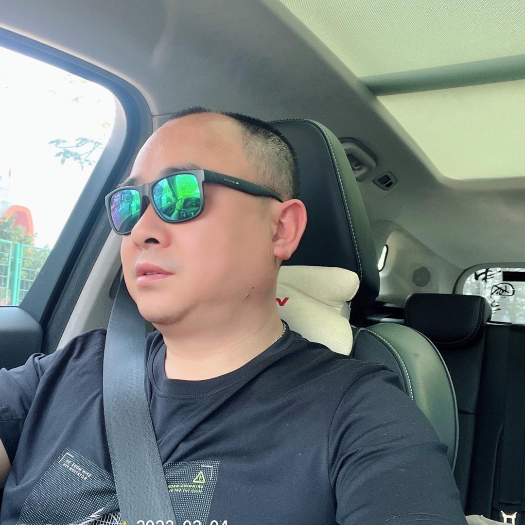 抚琴听鼓