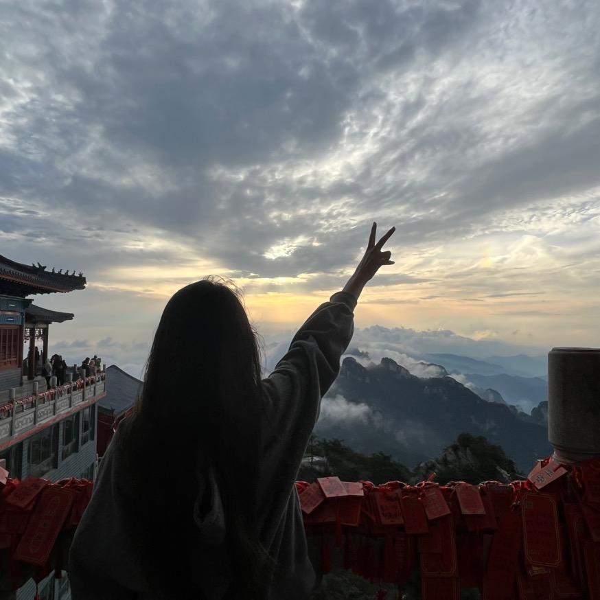 固阳树下女装小郭
