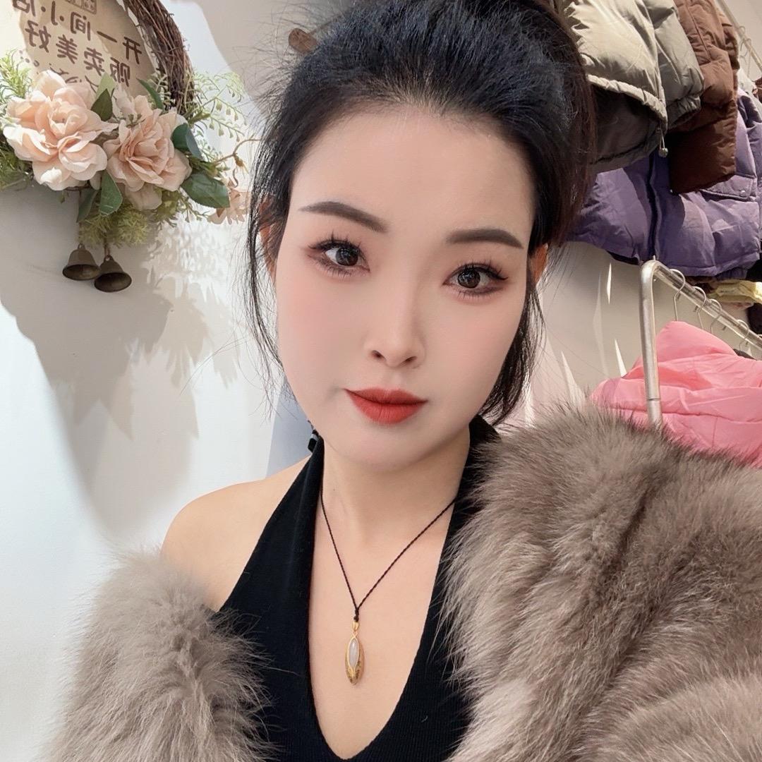 莉姐姐女装