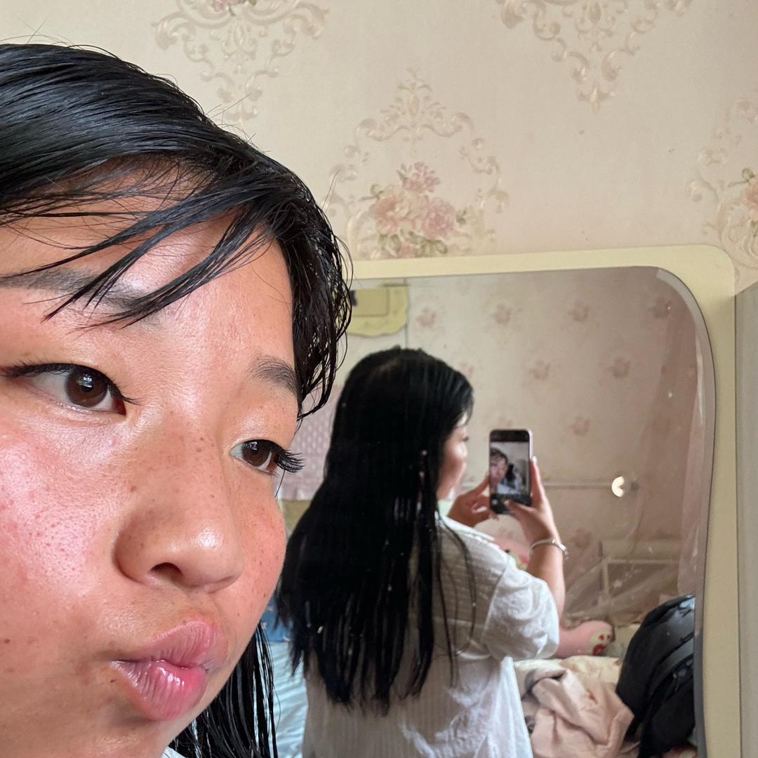 爱吃肉爱喝酒的小婷，橱窗有好物喜欢就去拍