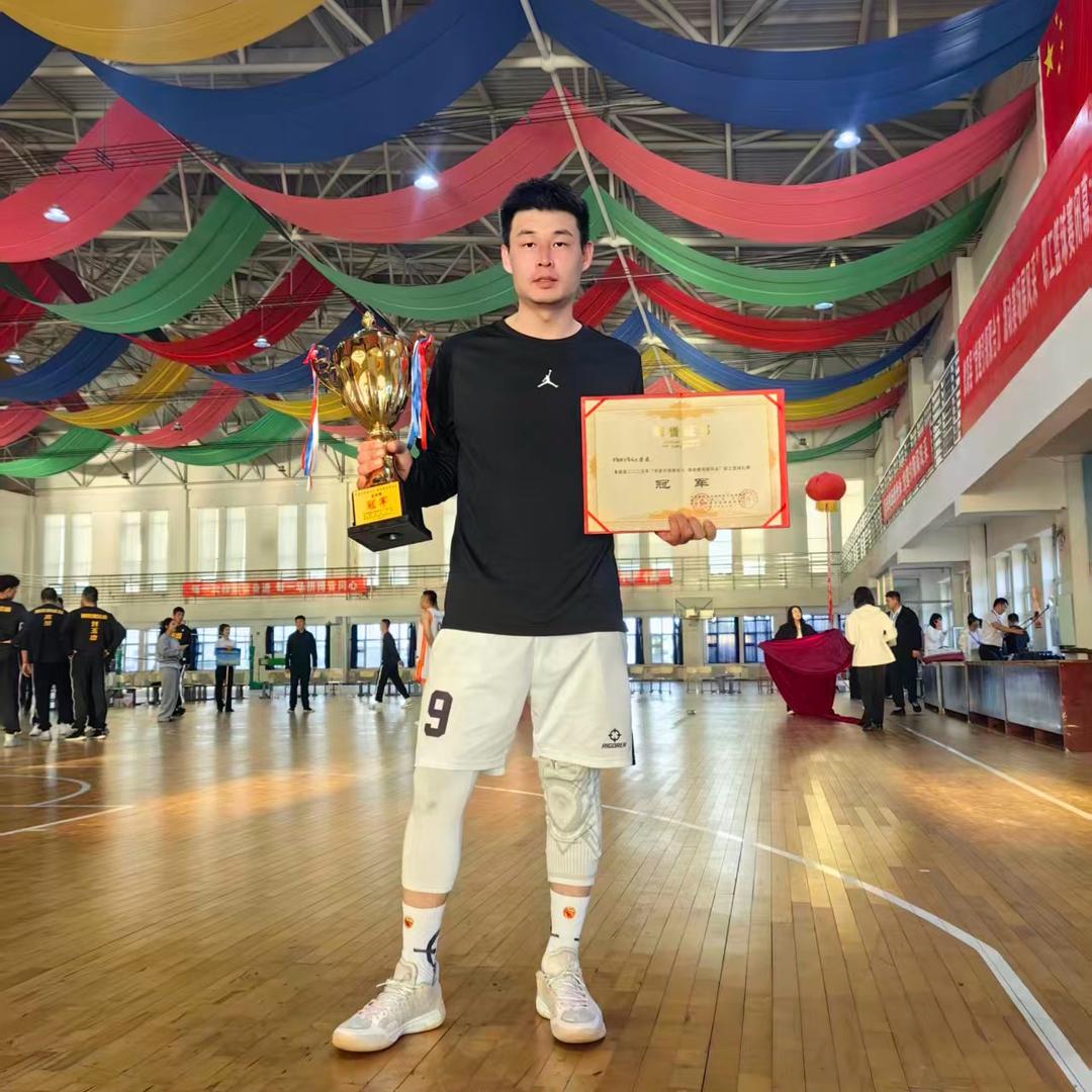 跃动篮球平教练