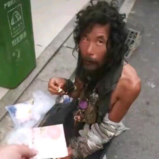 、.`┌.℡酒疯子!`.💐