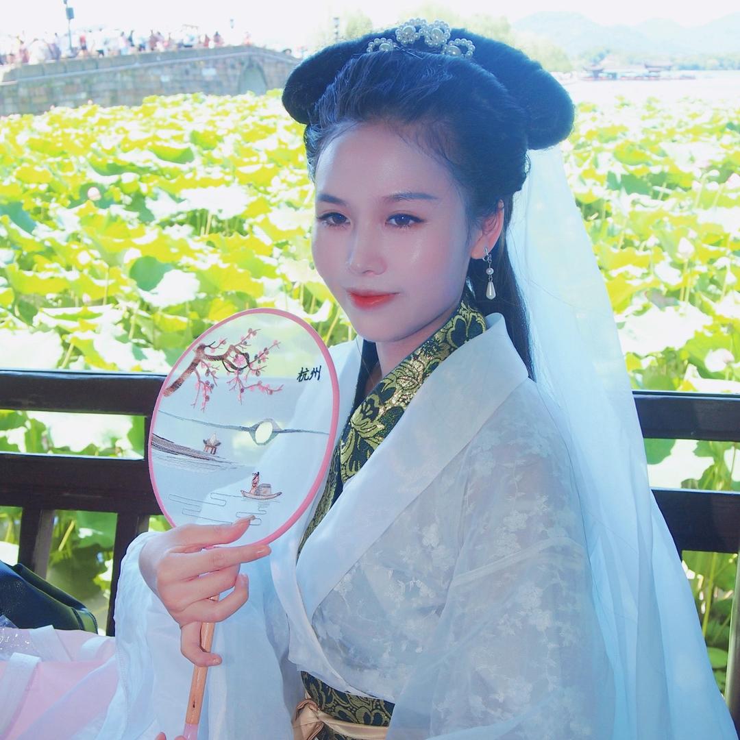 🦋杭州西湖小白娘子（努力版）