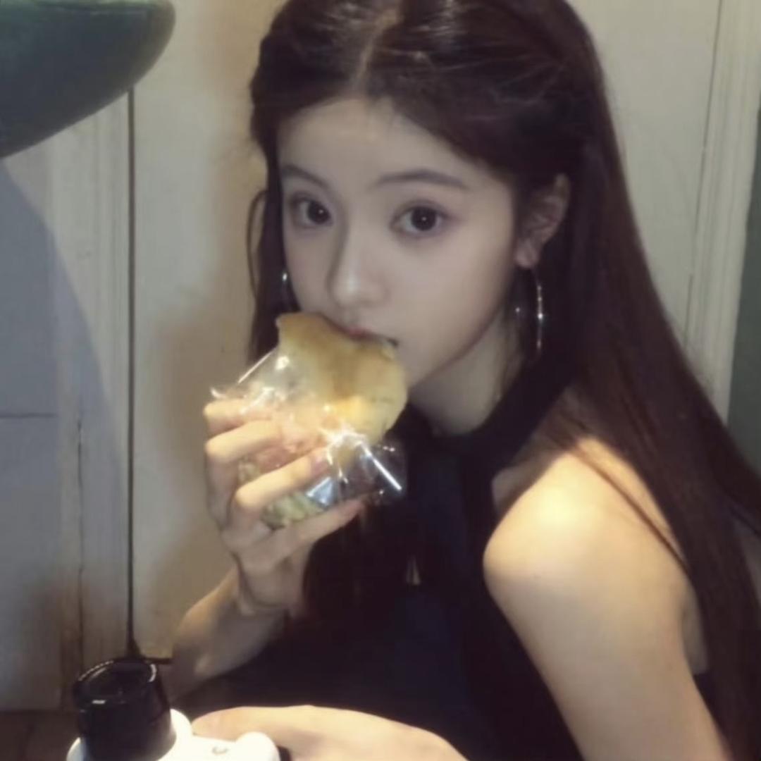 一只小黄鸭