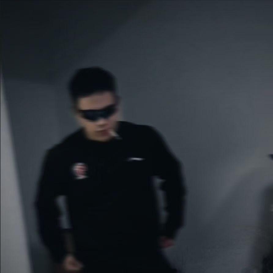 ¥