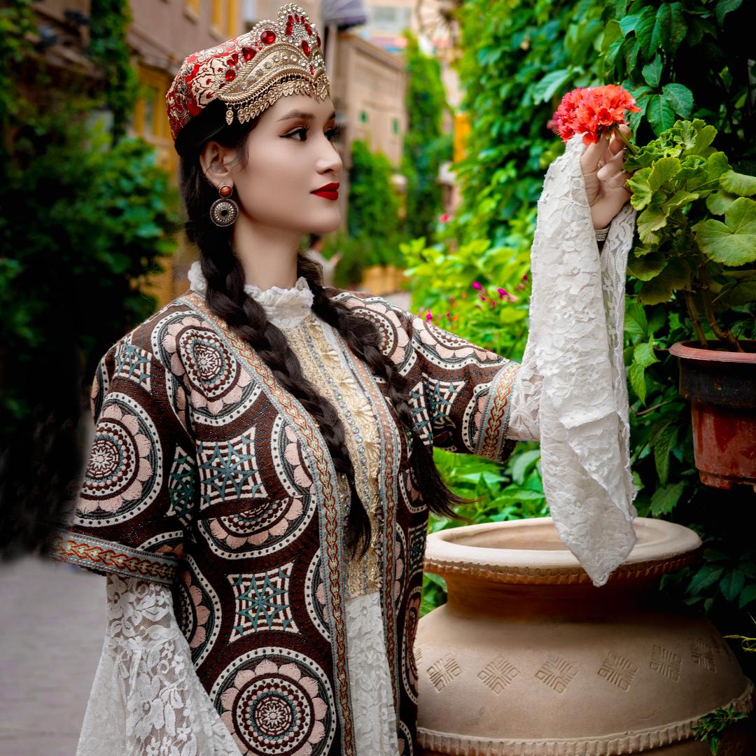 每天至少八杯水%