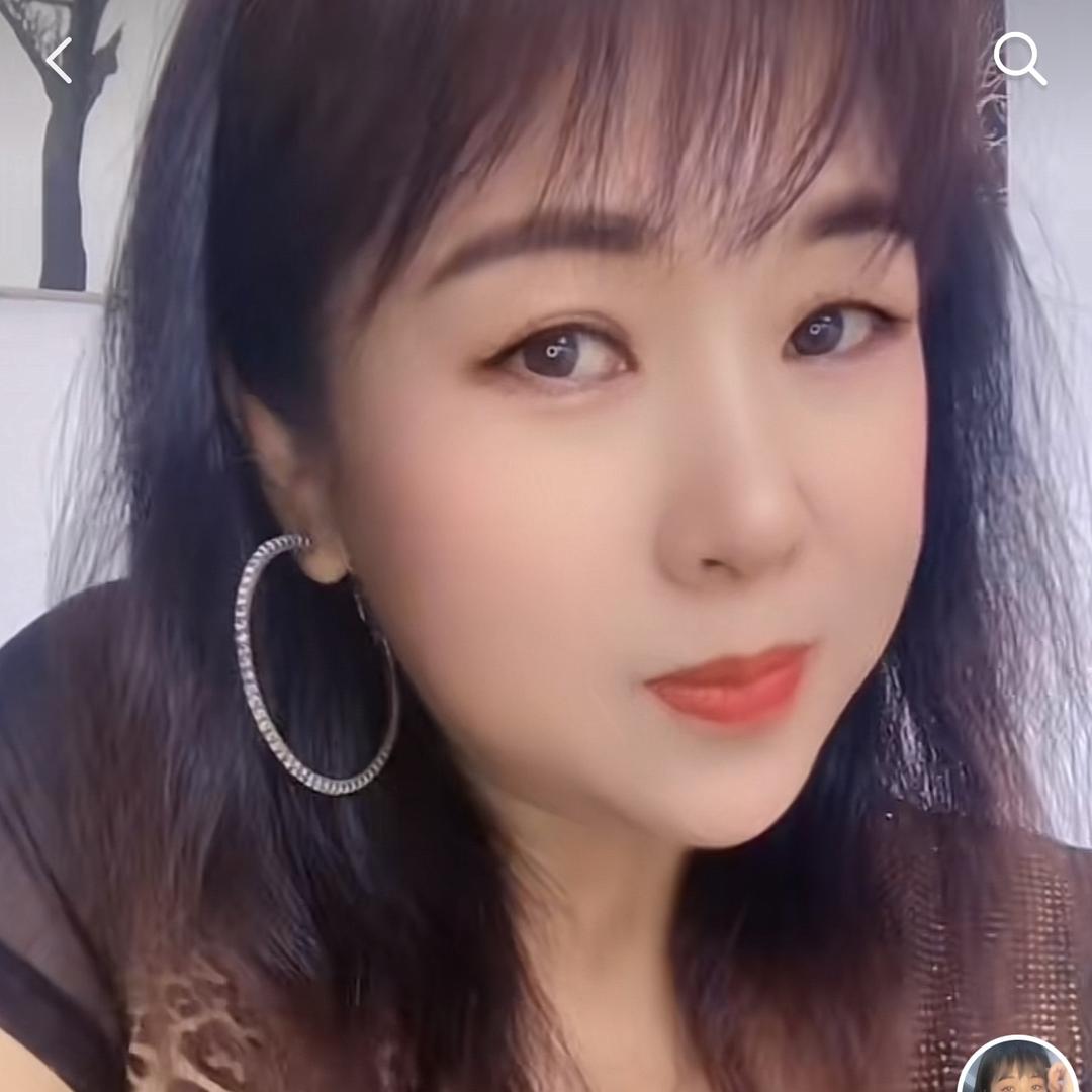 村里的小薇