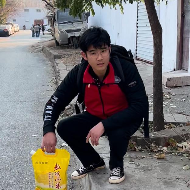 是明哲呀