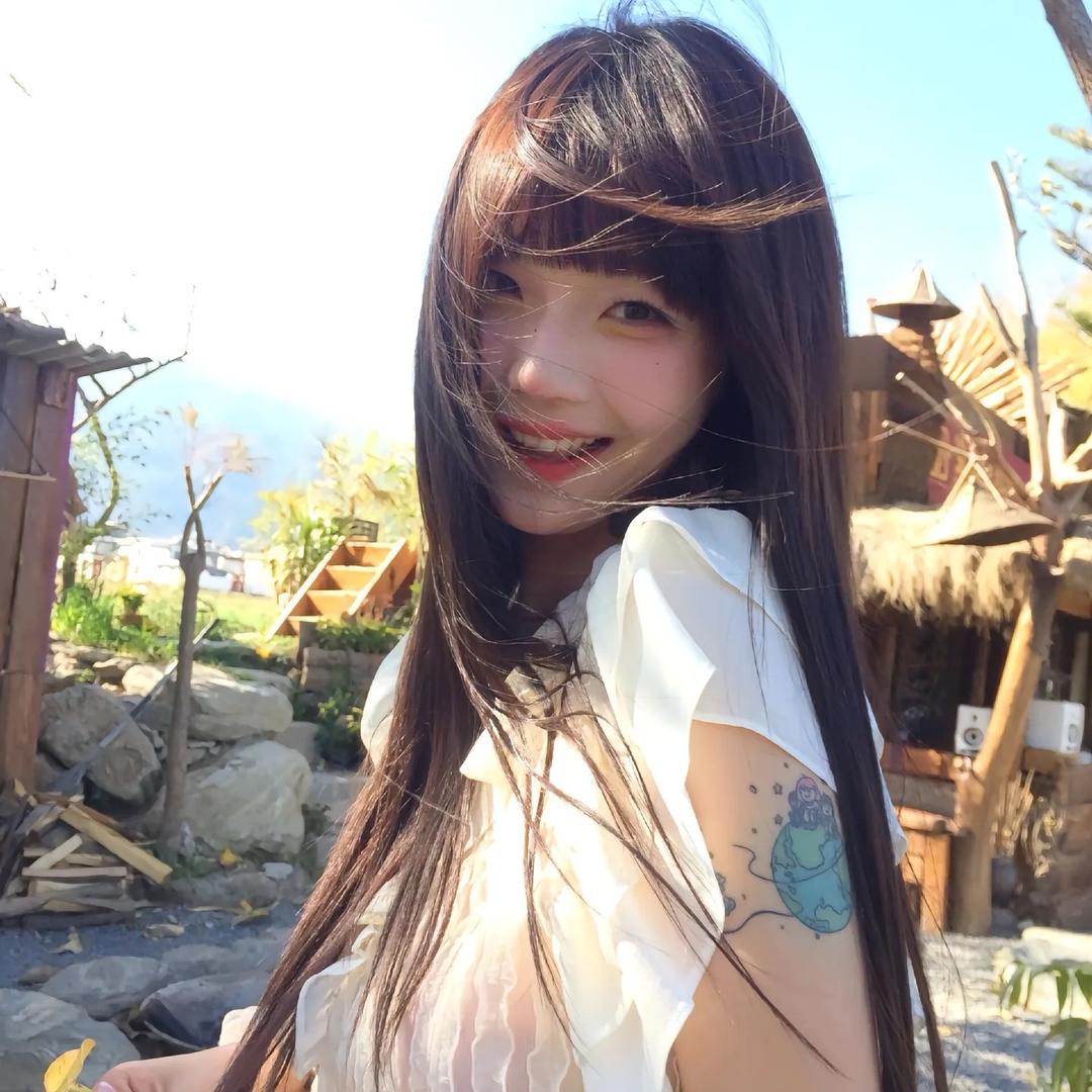 女二