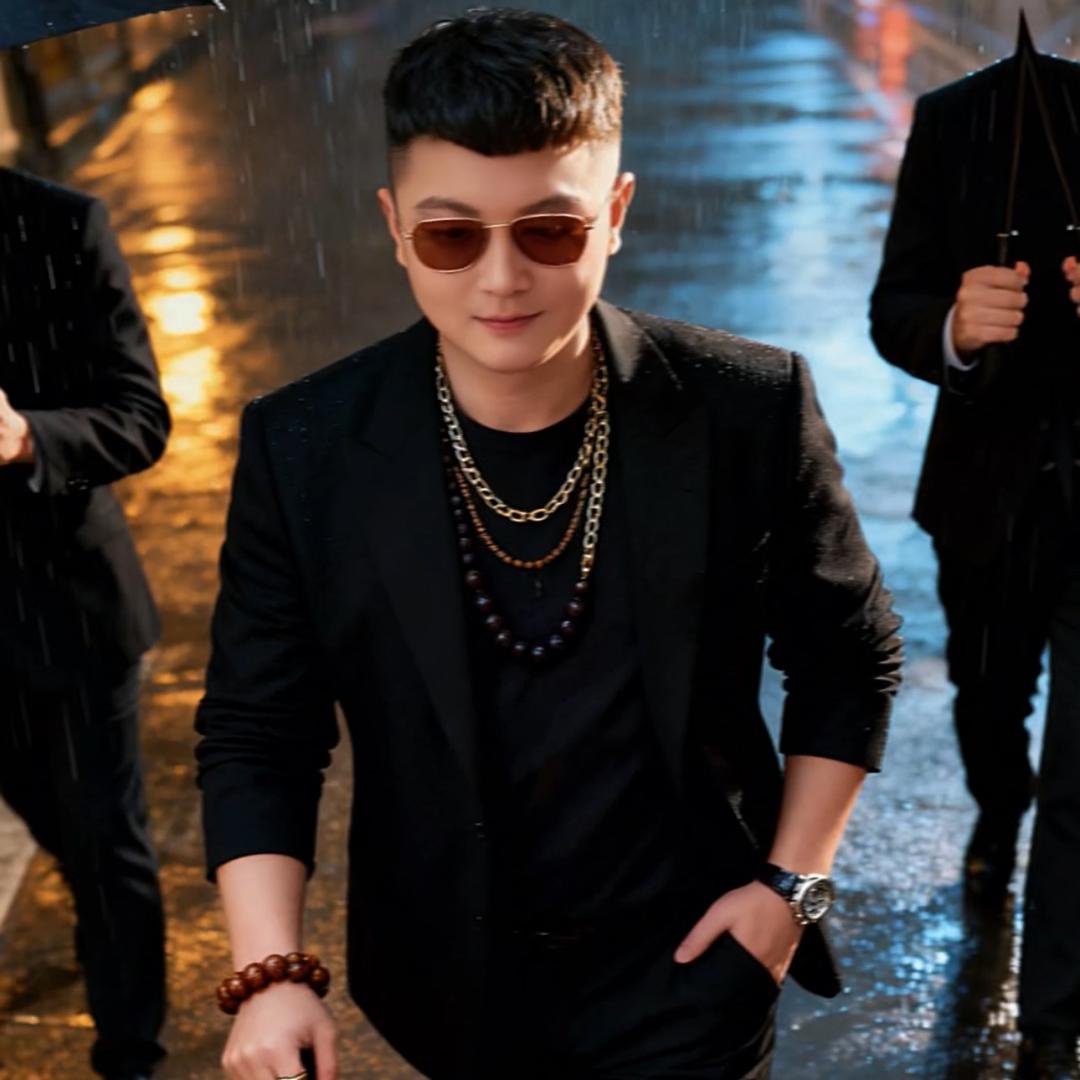 @凡人🚬俗客🕸️