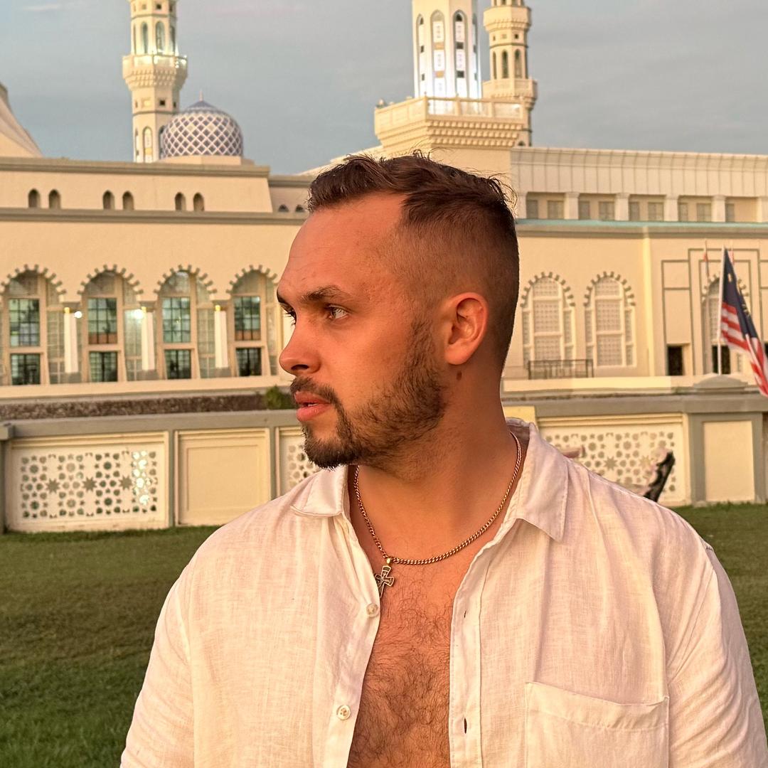 战斗民族的帅哥大伟🇷🇺@抖音