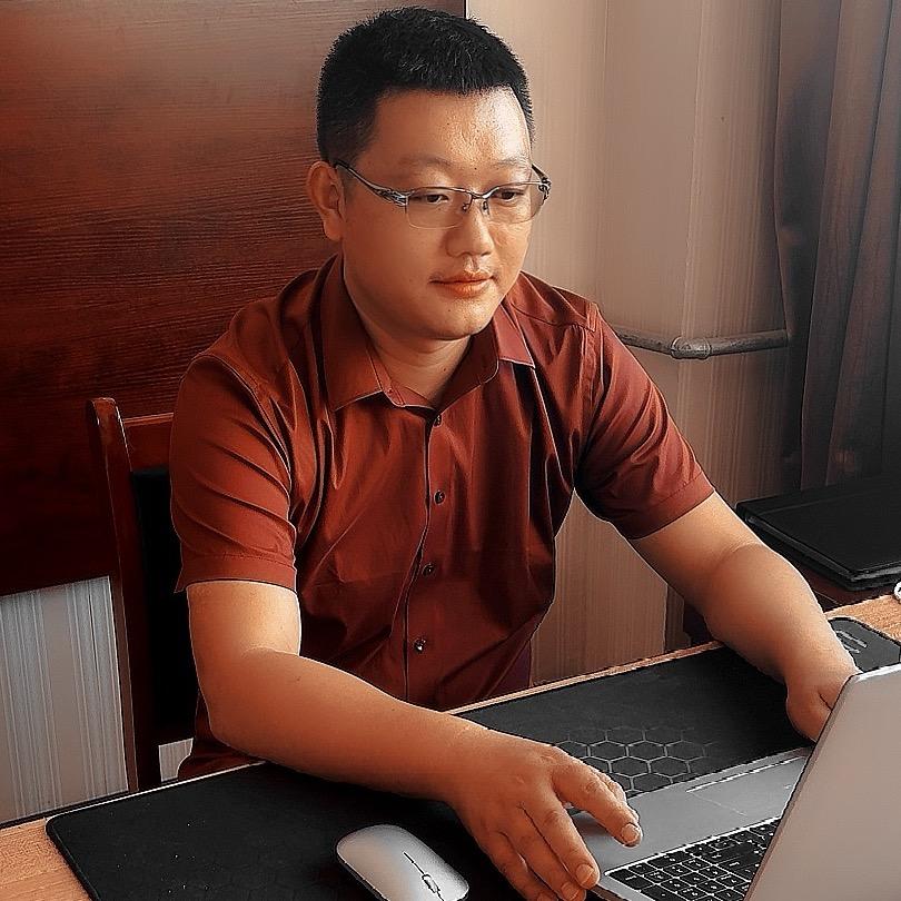 李二龙