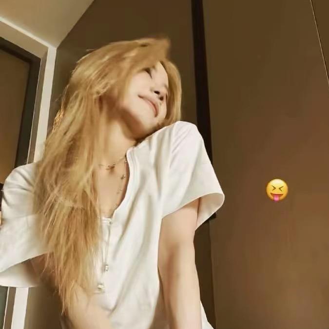 小月.
