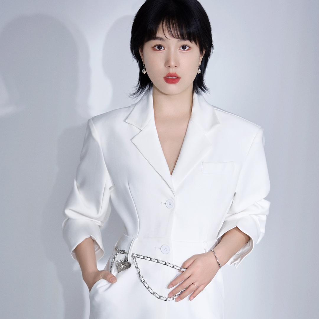 VOGGO美妆私教-希雅