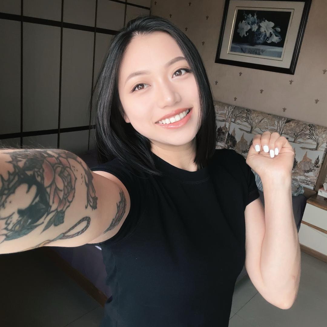 戴牙套的包子