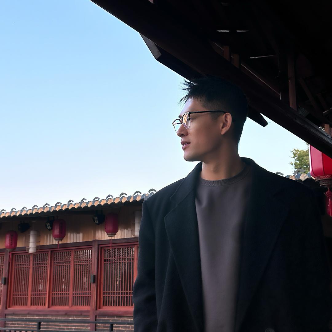 单眼皮的康康
