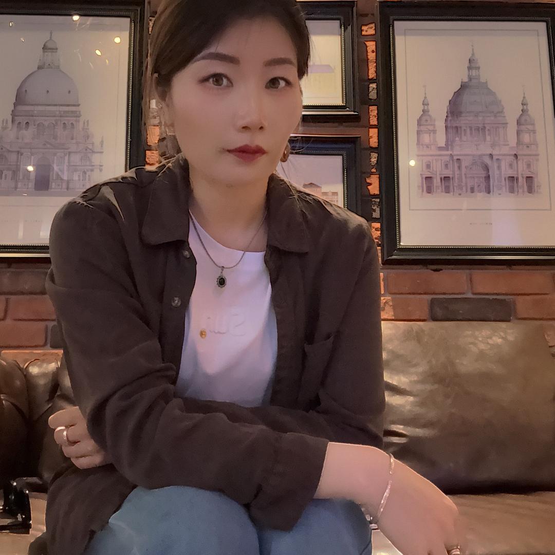 乌仁高娃（橱窗带货）