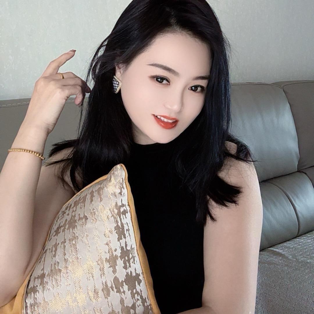 依依
