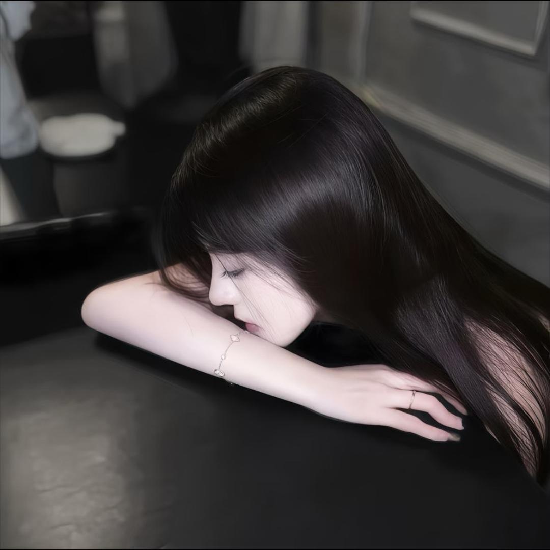 单眼皮的齐刘海/