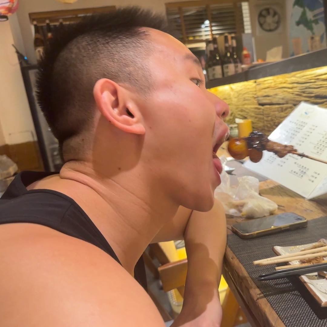 大侠就要吃汉堡包