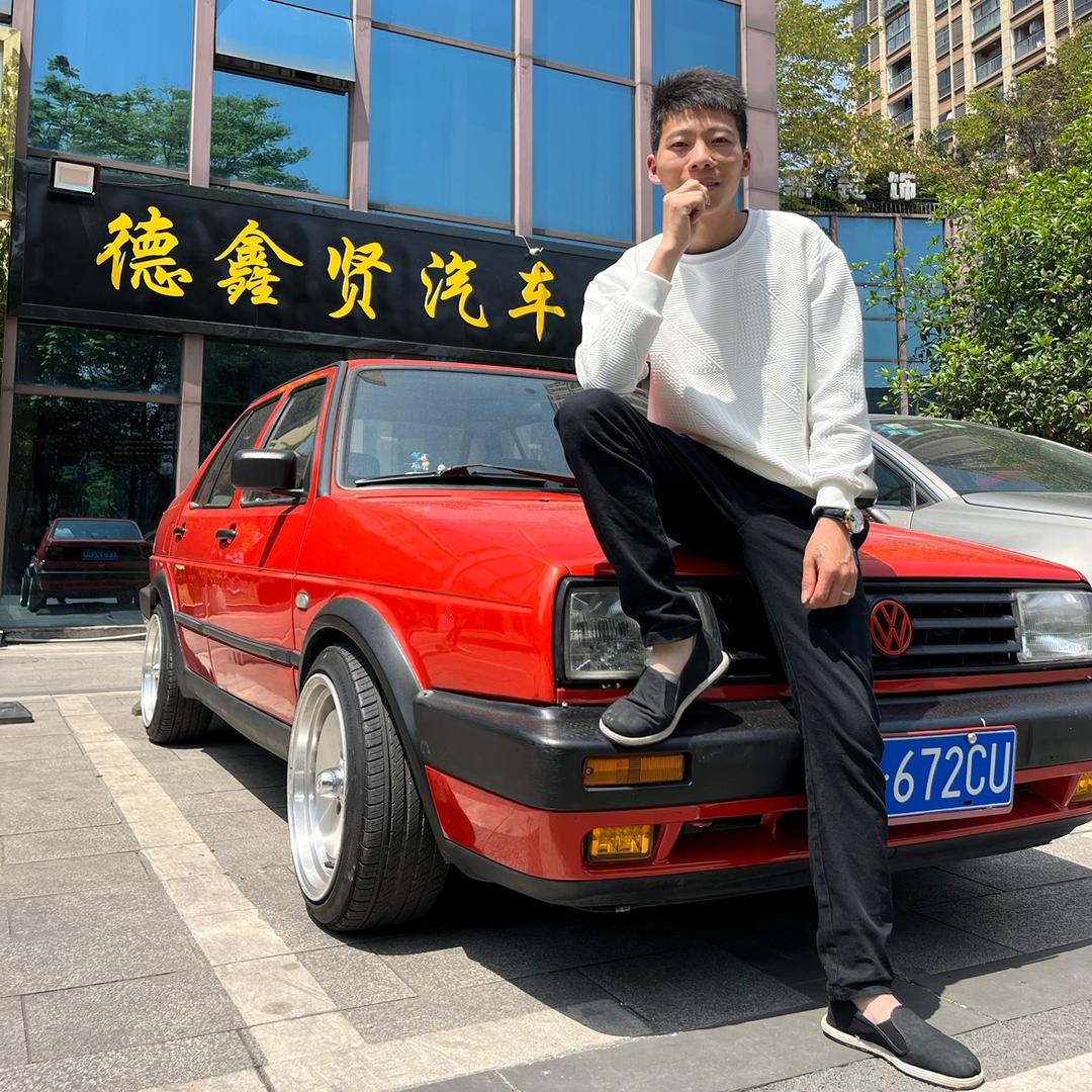重庆德鑫贤汽车