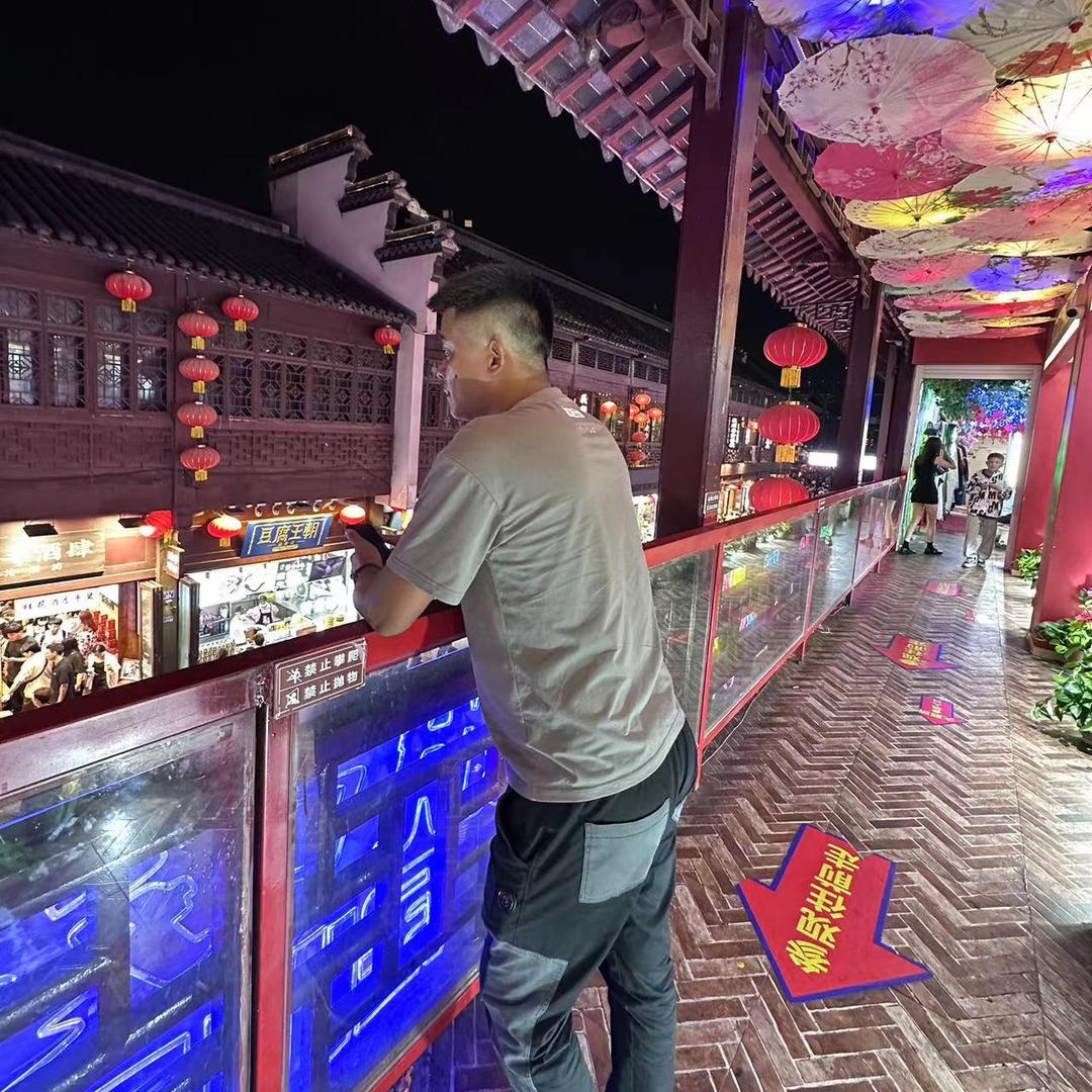 独行的棕鹿