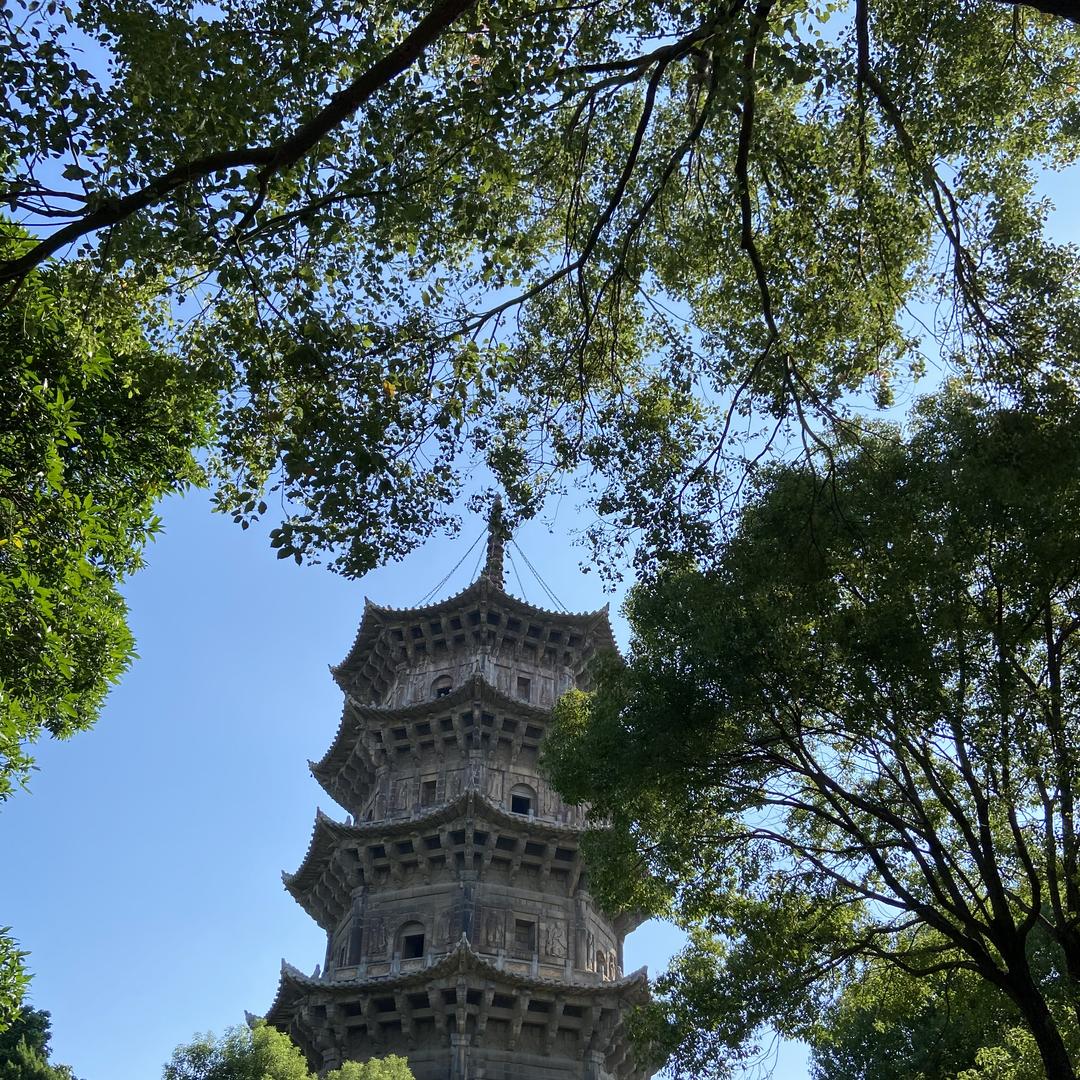 钱很多