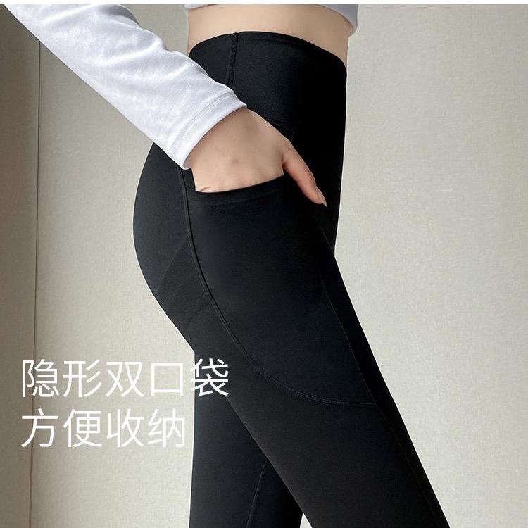 倾心鲨鱼裤服饰工厂店