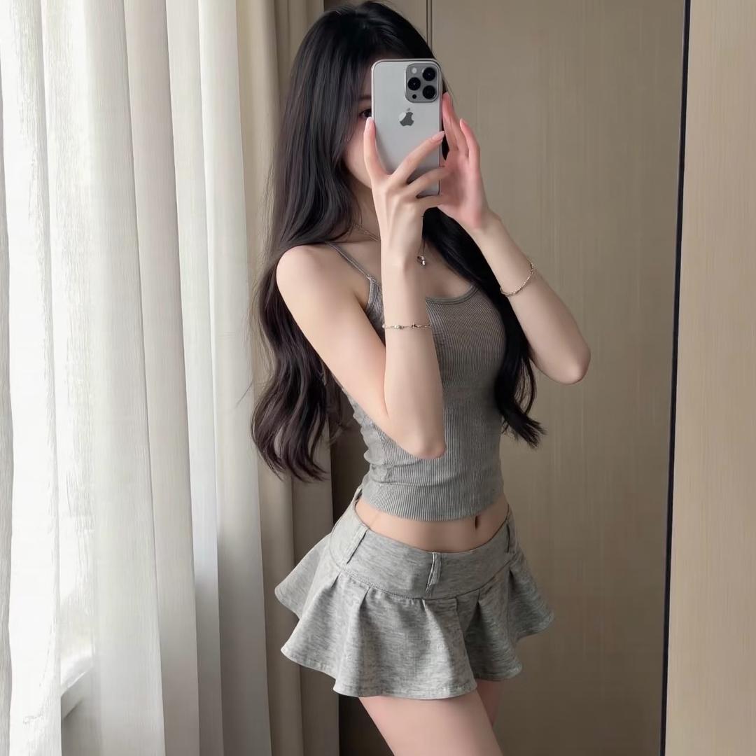小何