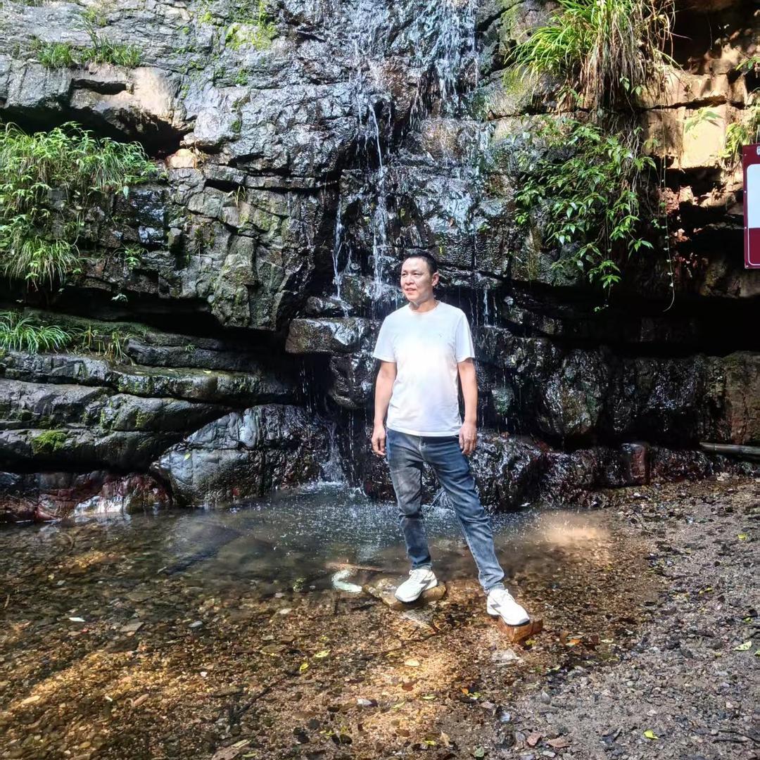 新蔡县久盛箱包有限公司