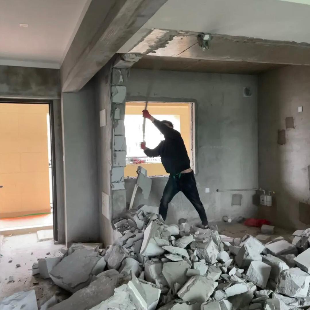 阿谢专业敲墙（莆田黄石人）