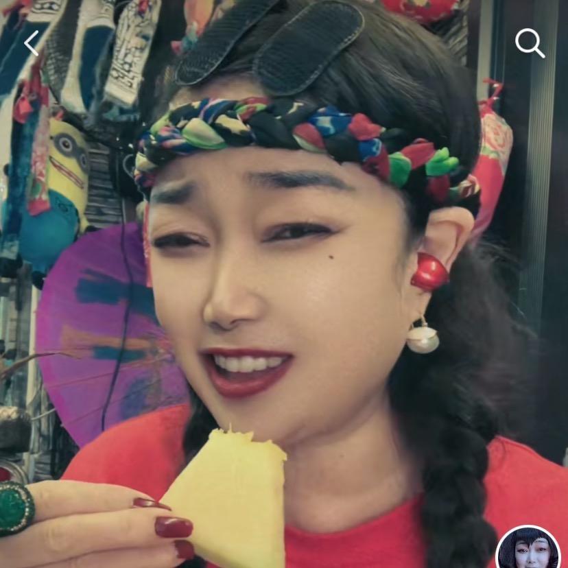 小肥妞做公益。  中午11半开播