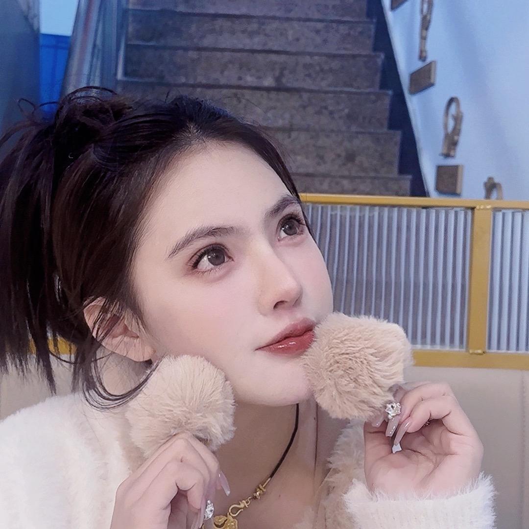 在前旗卖美妆的小付