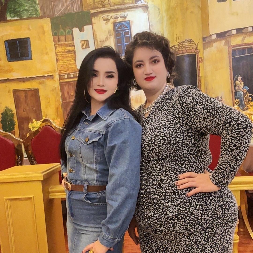 乌市姐妹花大码女装店