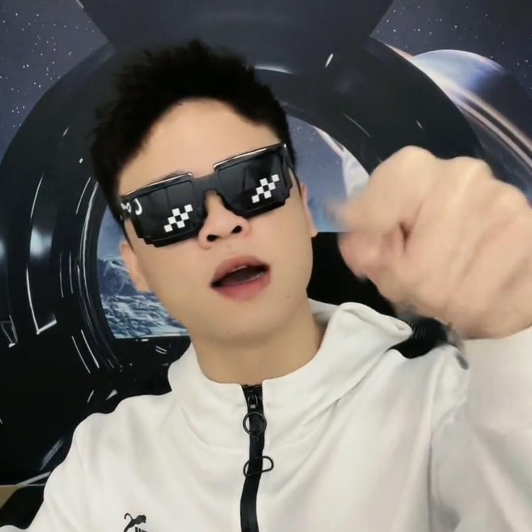 一铭⚡️