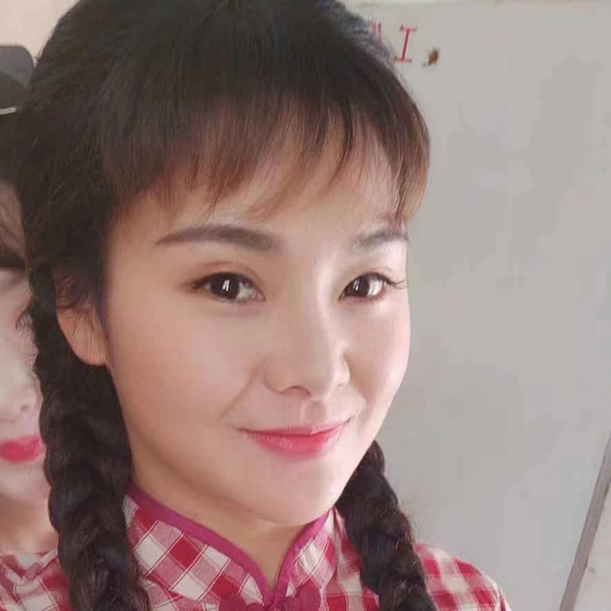 楚剧演员何菲 生活号