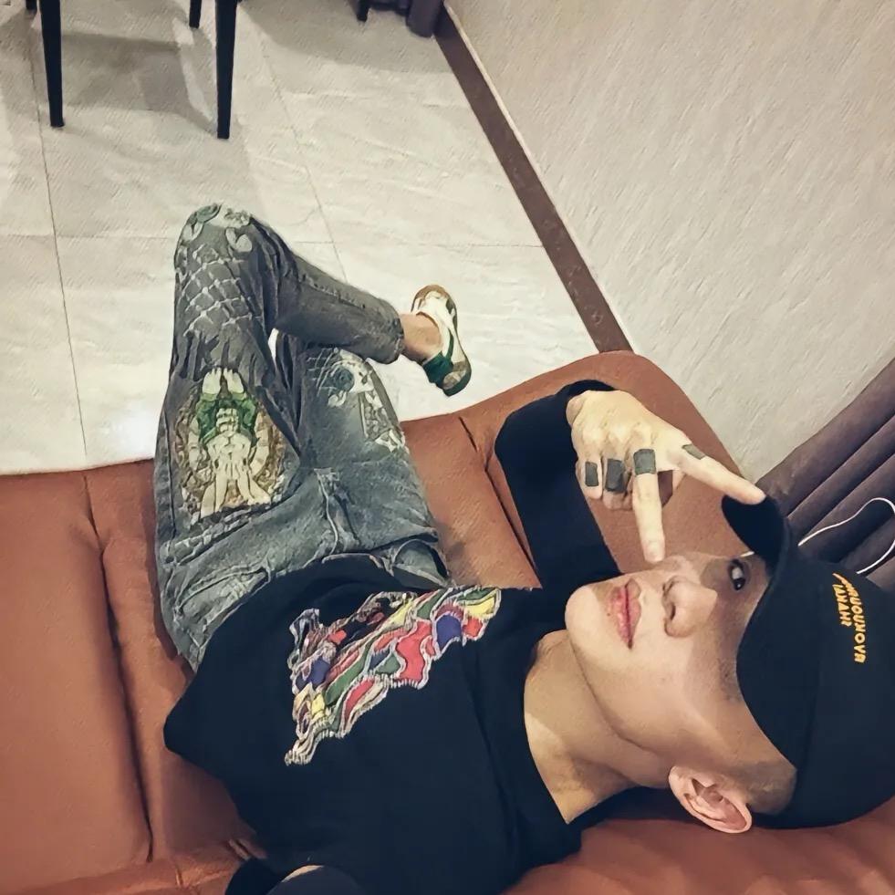 巴黎的昕