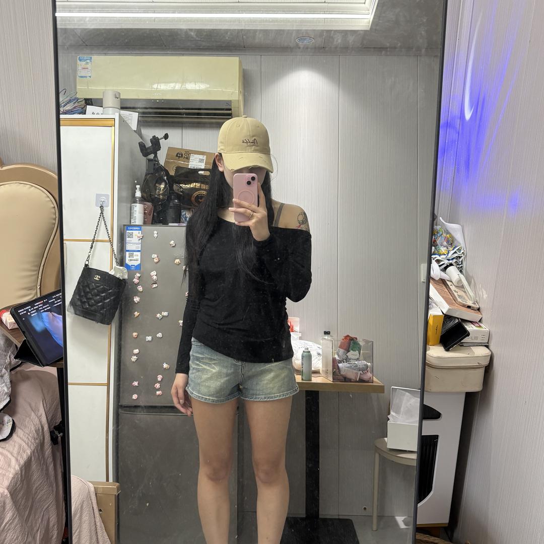 ✌︎' ֊'