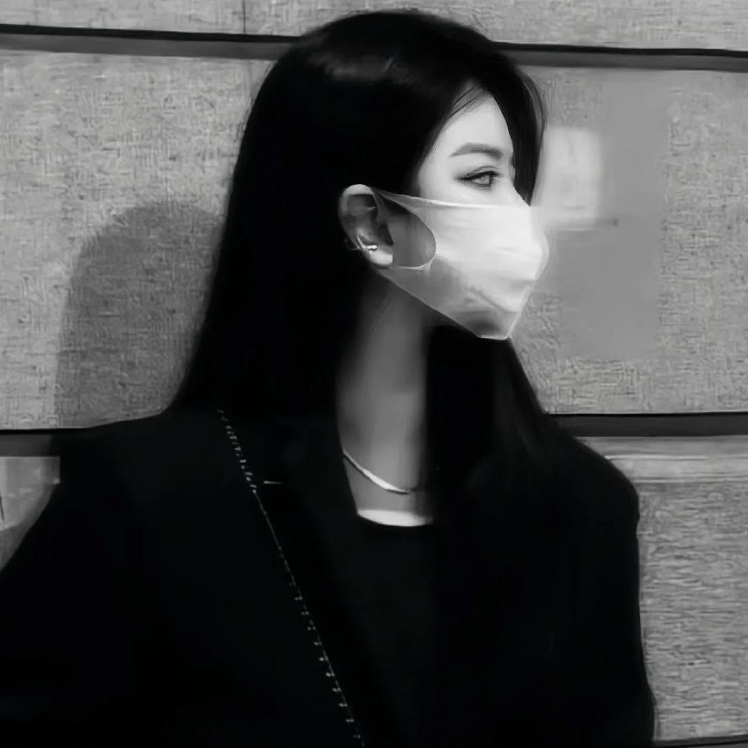 黢黑小富婆
