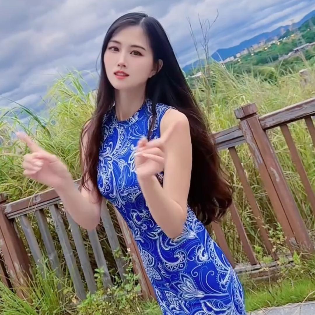 笑笑最倾城