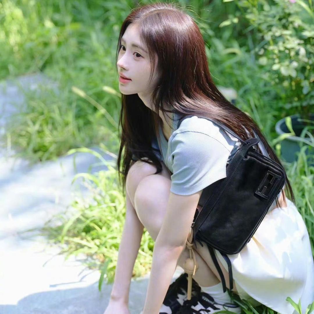 🦋……